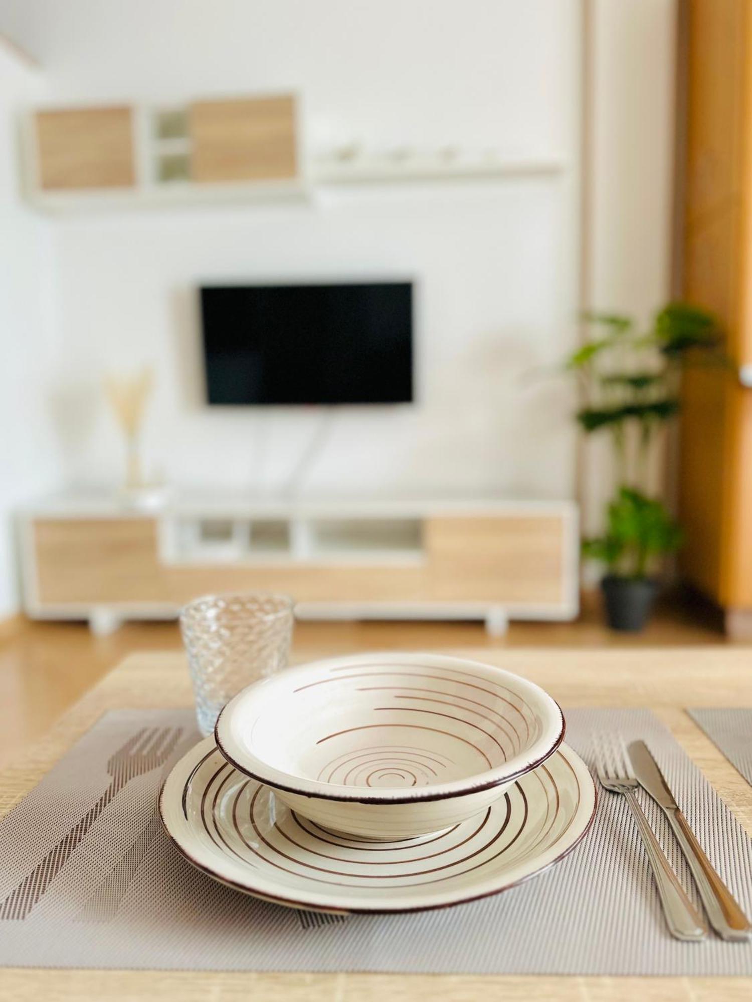Centre Village Apartment ลากาลาเดมิฮาส ภายนอก รูปภาพ